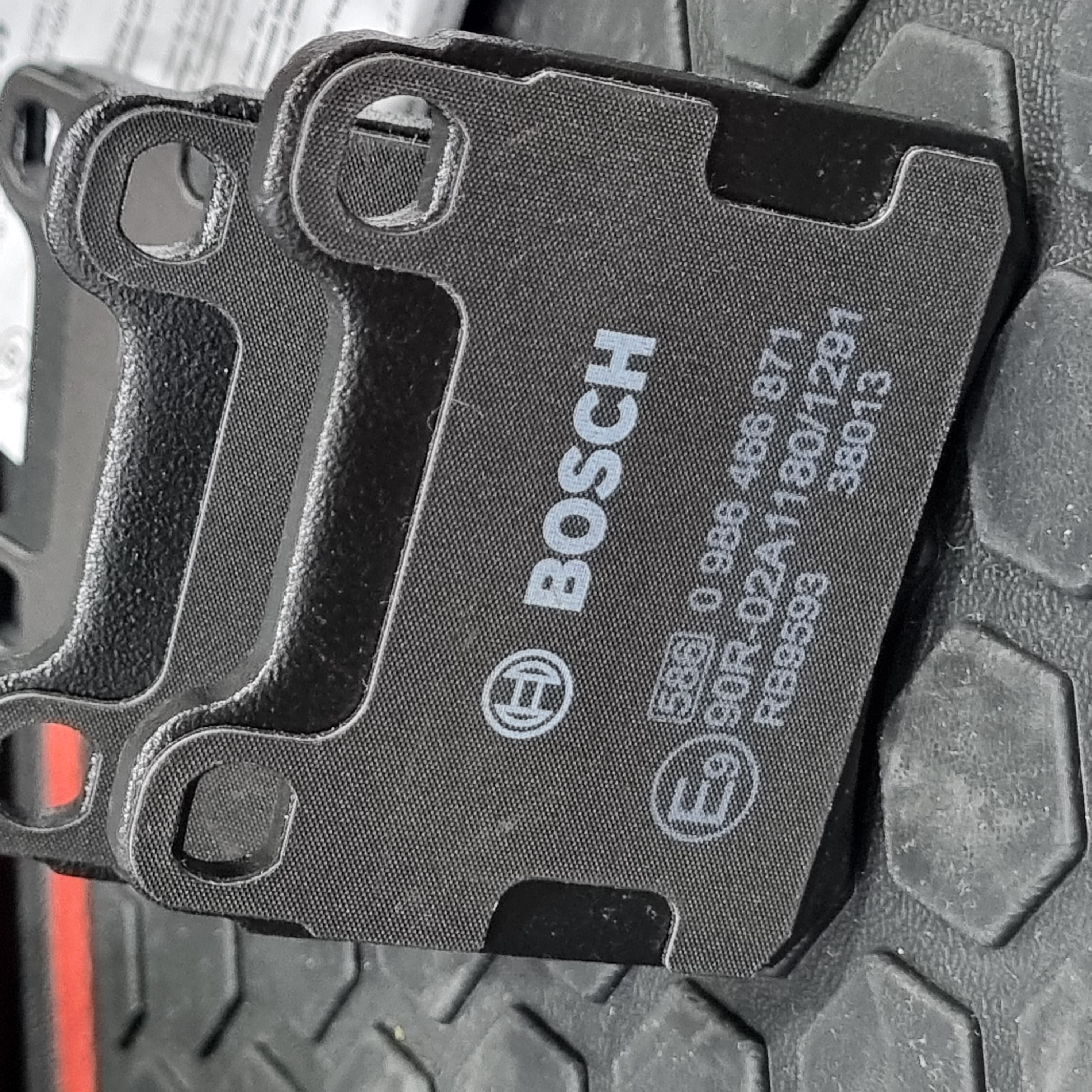 لنت عقب BOSCH بنز W124